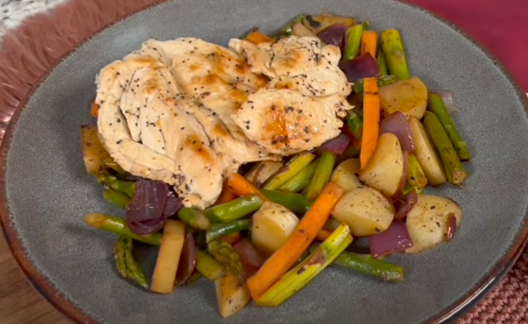 POLLO CON VERDURAS, VARIADAS Y PATATAS